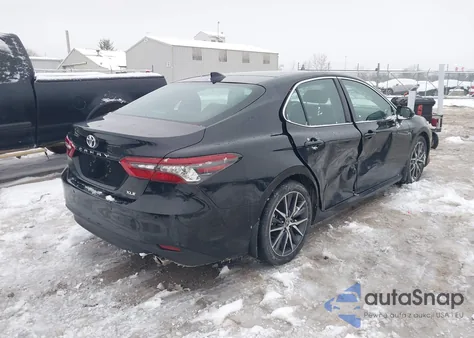2023 Toyota Camry Xle z USA, uszkodzony, nr VIN 4T1F11AK2PU730620